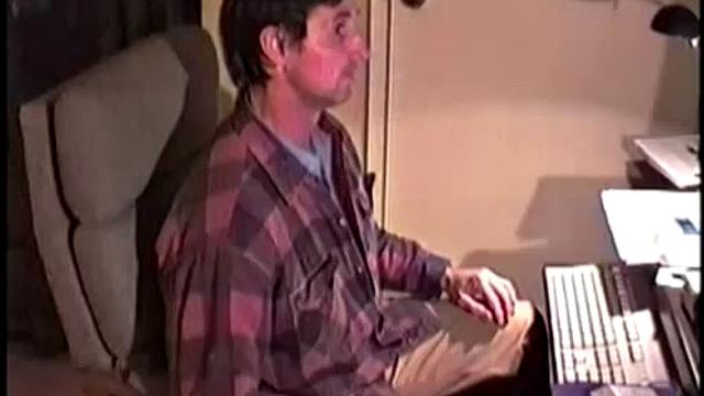 Ray is a computer technician, so it's no surprise he has that typical geek personality. He is somewhat aloof, and doesn't interact much.