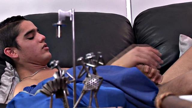 Latin amateur tugging shaft for cum on his sixpack