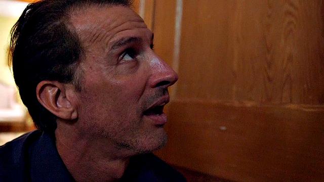 рыжая соблазнительница устраивает жаркую ночь в отеле