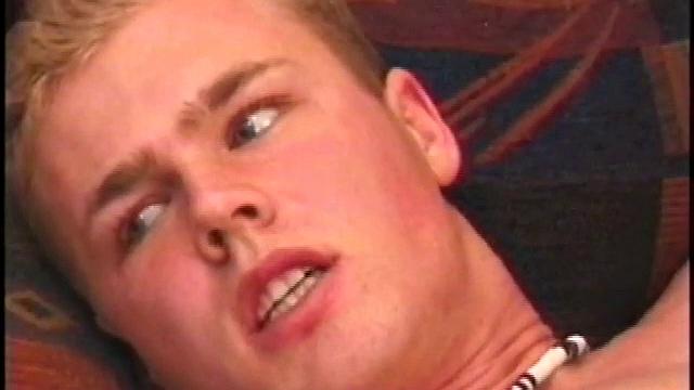 Relaxing on the couch, rett Peters announces that he hasn't gotten off in a few days and that he really wants to blow a load on his face. That big floppy dick doesn't turn into a stiffy until his fingers find his ass.