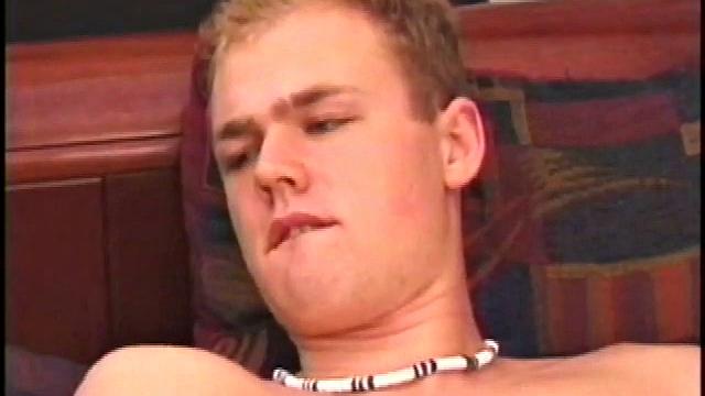 Relaxing on the couch, rett Peters announces that he hasn't gotten off in a few days and that he really wants to blow a load on his face. That big floppy dick doesn't turn into a stiffy until his fingers find his ass.