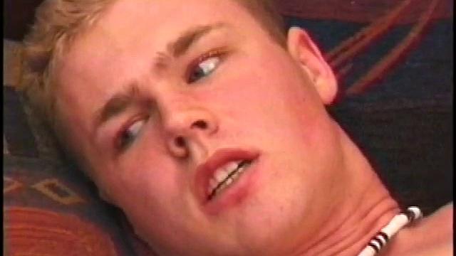 Relaxing on the couch, rett Peters announces that he hasn't gotten off in a few days and that he really wants to blow a load on his face. That big floppy dick doesn't turn into a stiffy until his fingers find his ass.