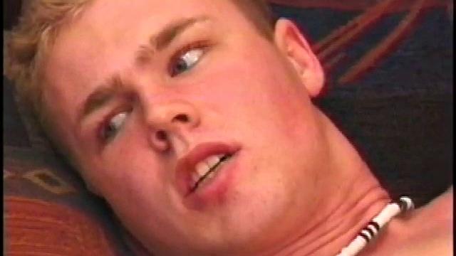 Relaxing on the couch, rett Peters announces that he hasn't gotten off in a few days and that he really wants to blow a load on his face. That big floppy dick doesn't turn into a stiffy until his fingers find his ass.