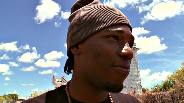 Black thug assfucked outdoors by white gay