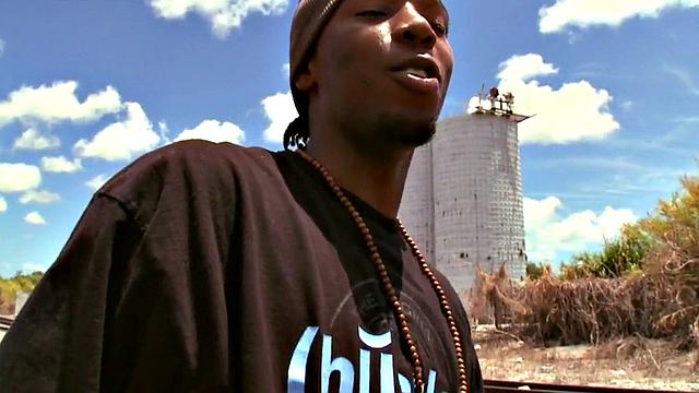 Black thug assfucked outdoors by white gay