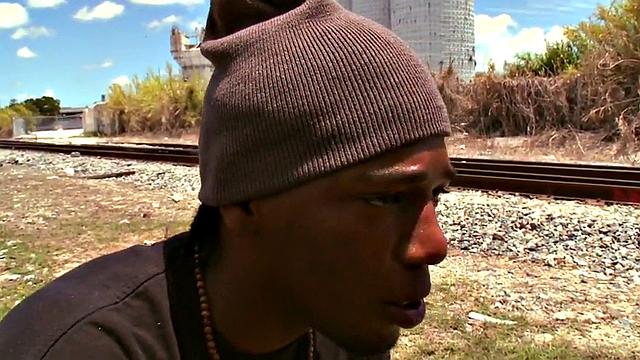 Black thug assfucked outdoors by white gay