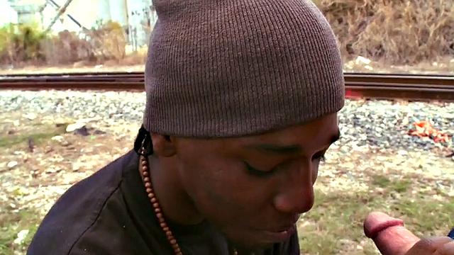 Black thug assfucked outdoors by white gay