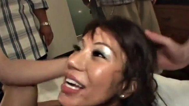 ава девин в бешеном групповом сексе и с гигантским дилдо в жопе