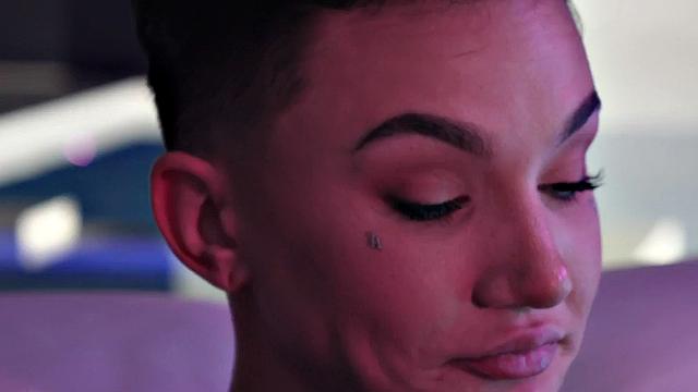 Dyke F2M fucking smoking slut