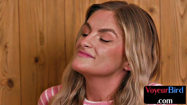 Fit glam voyeur loves to watch