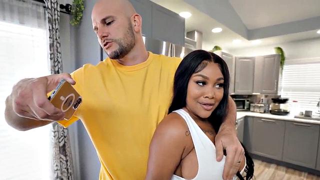 Bigbooty ebony nympho gets her titties wet