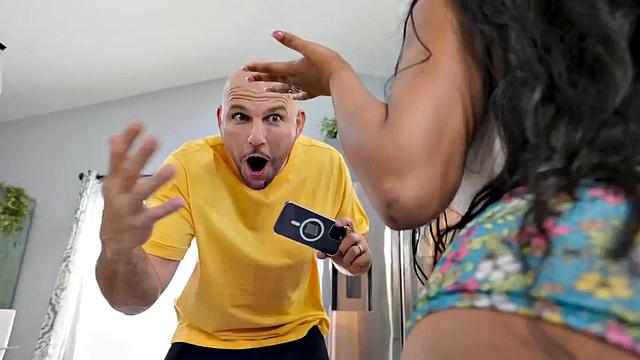 Bigbooty ebony nympho gets her titties wet