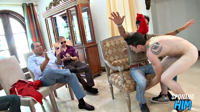 Mascular stripper gets blowjob at the party