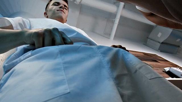 Deepthroated hunk gets analized by jock