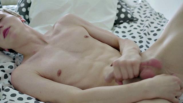 Slim twink in underwear toying his tight ass then jerking