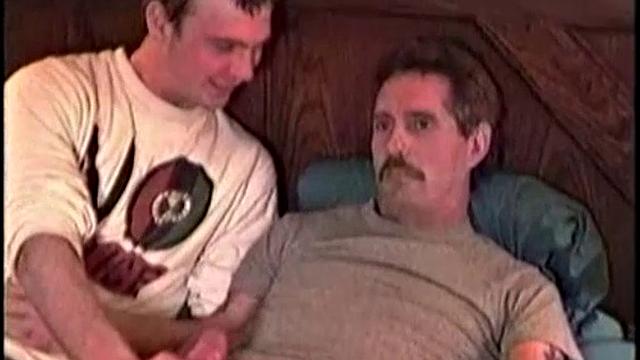 Фредди и Майк показывают класс - зрелые мужики знают, как сосать и кончить красиво