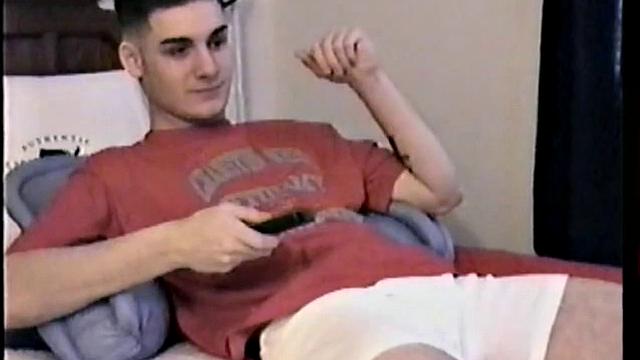 смотри, как тони получает классный минет и кончает