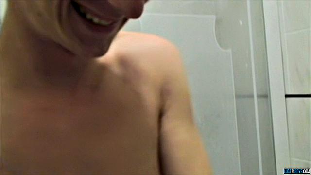 Max Brown: Uncut Twink Cums Hard