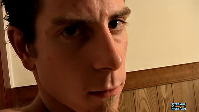 Любитель раздевается, дрочит и проходит кастинг для StraightNakedThugs - Сет Джи