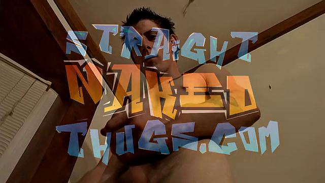 Любитель раздевается, дрочит и проходит кастинг для StraightNakedThugs - Сет Джи