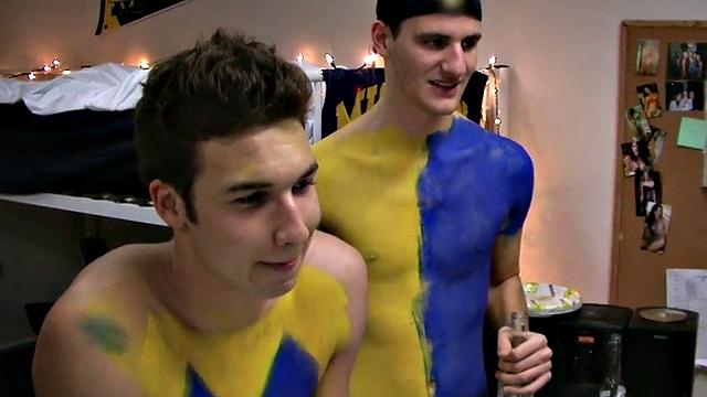 Real college dudes going gay
