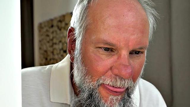 Old grandpa fucks 21yo slut in wet pussy hole