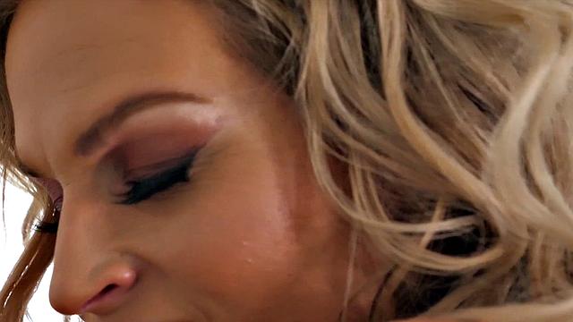 Jessi Lee and the machine