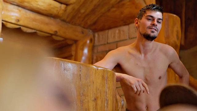 21 SEXTURY - Super Hot Blonde Kitty Li Gets Her Pretty Ass Entertained By Big Cock