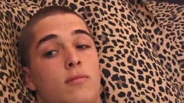 After slowly warming it up, Jesse Fisher gets his cock ready to shoot. He strokes lying down, and then stands against a wall to give us an amazing profile.