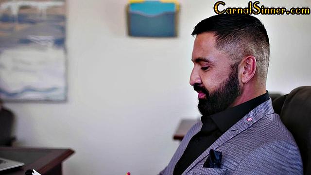 Petite babe enjoys anal in bisex 3way