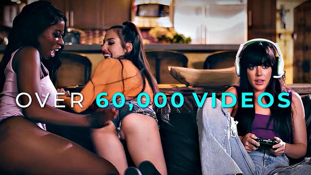 Jealous Anna Claire Clouds Has Threesome With Girlfriend Vanna Bardot & Mistress Alexis Tae