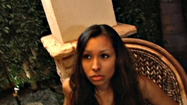 Габби жадно сосет и жестко скачет на копе до оргазма