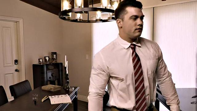 Magic stud bareback fucked by top in tight asshole