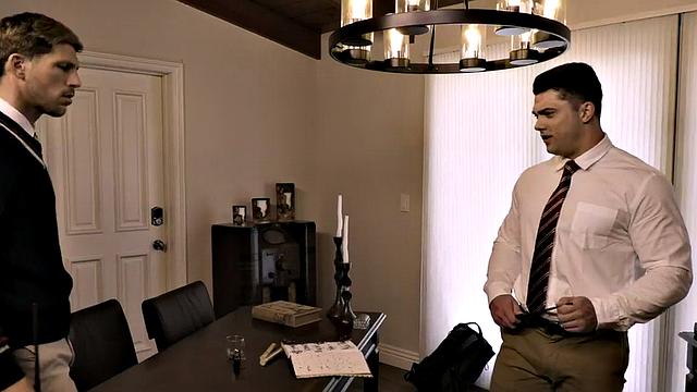 Magic stud bareback fucked by top in tight asshole