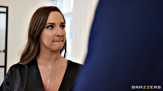 Куколд палится на горячем: Амирa Адaрa встречает мужа с кончей любовника на теле.