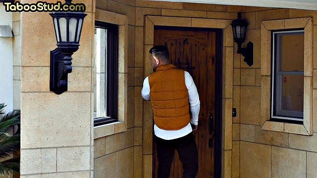 Качок не сдержался, когда любовник вжарил по полной - и всё ради финального выстрела спермы сзади.