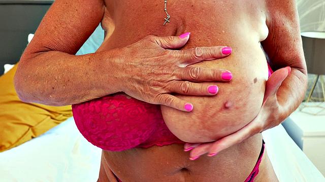 Big-titted Mona Returns!