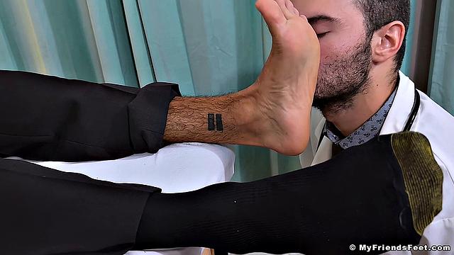 Lando Gets Worshipped - Lando