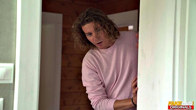 Рики Раскал устроил горячий массаж подругам и получил двойной минет от Anastasia Brokelyn и Charlie Red.