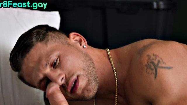 Str8 jock with athletic body fucks shy twink