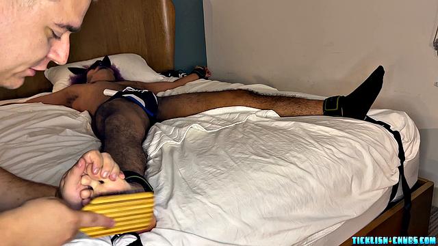 L'oh Phi Ticked &amp;amp; Cums - L'oh Phi &amp;amp; Matt