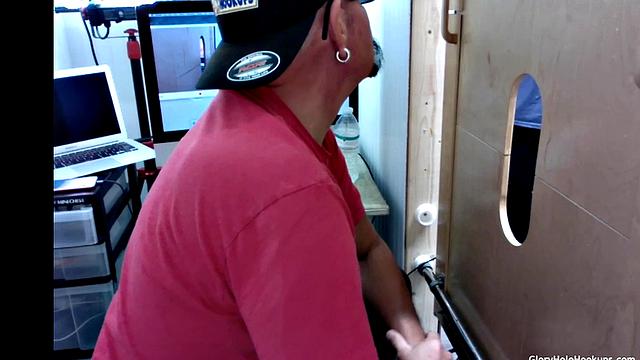 Gloryhole Dick Sucking Action