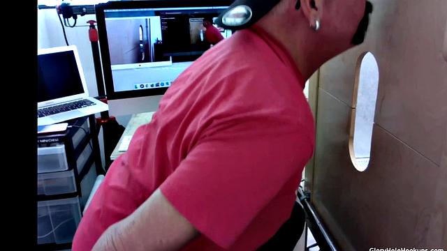 Gloryhole Dick Sucking Action