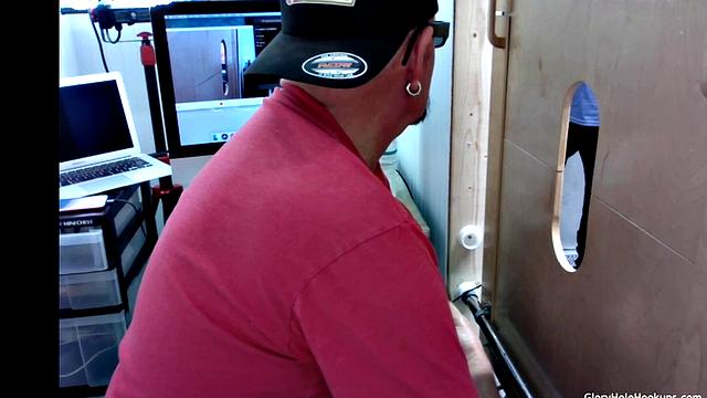 Gloryhole Dick Sucking Action