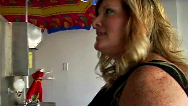 Chunky MILF Loves Meat