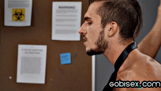 Gorgeous babe pounded in bi 3way