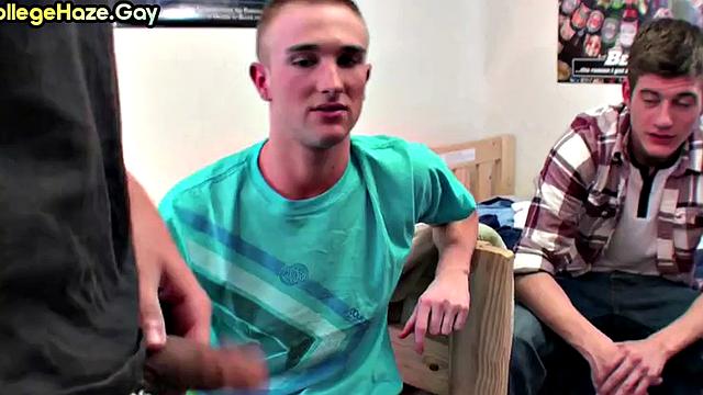 Amateur sucking friends dick