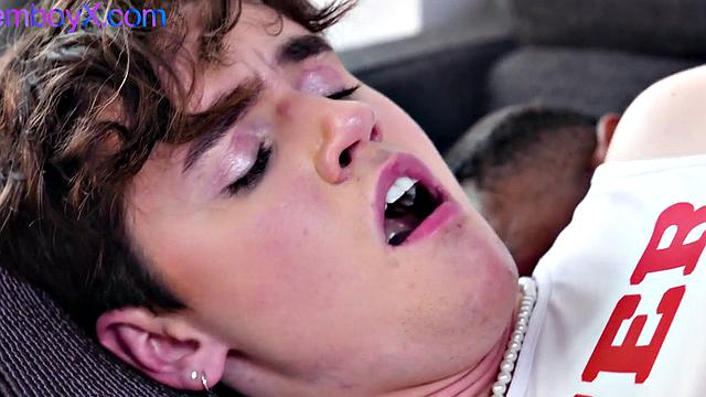 Interracial loving femboi spoiling a DILF