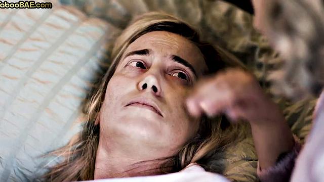 Petite cutie cockriding her man