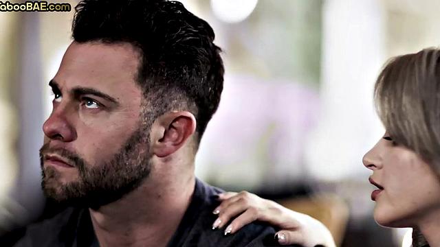 Petite cutie cockriding her man